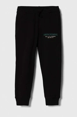Abercrombie & Fitch spodnie dresowe dziecięce kolor czarny z aplikacją