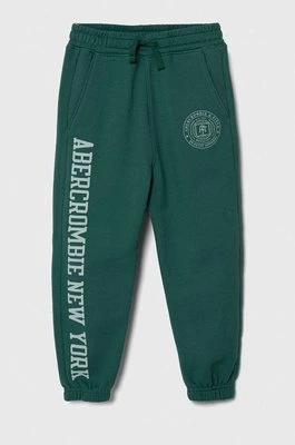 Abercrombie & Fitch spodnie dresowe dziecięce kolor zielony z nadrukiem