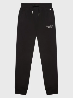 Calvin Klein Jeans Spodnie dresowe Stack Logo IB0IB01282 Czarny Regular Fit