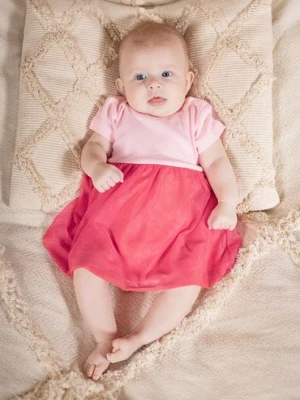 Różowo-malinowe sukienko-body niemowlęce z krótkim rękawem Nicol