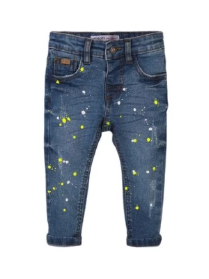 Spodnie jeansy niemowlęce z kolorowym nadrukiem farby Minoti
