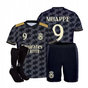 ﻿Strój / komplet piłkarski + getry MBAPPE REAL MADRYT 9 rozm. 134